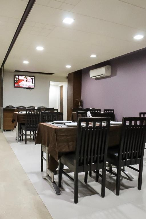 Hotel Dev Corporate Hotel in Ahmedabad