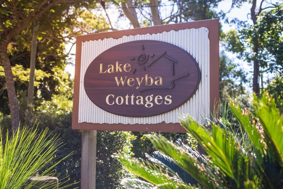 Lake Weyba Cottages Noosa Bed and Breakfast in Peregian Beach