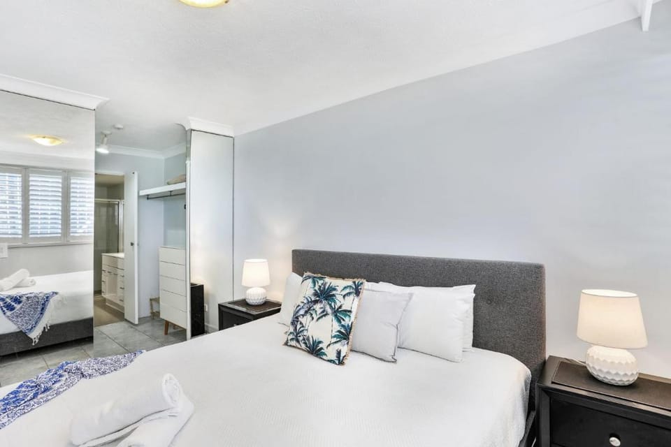 Breakers North Absolute Beachfront Apartments - Official Apartment hotel in Surfers Paradise