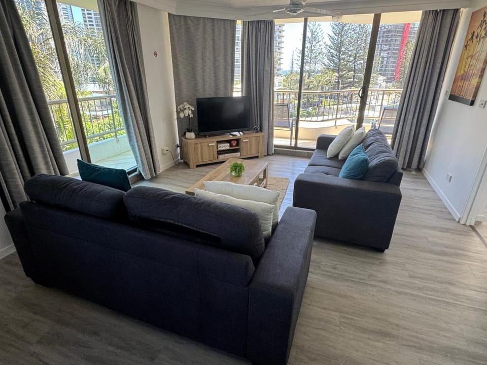 Aristocrat Apartments Apartment hotel in Surfers Paradise