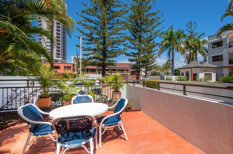 Burleigh on the Beach Apartment hotel in Burleigh Heads