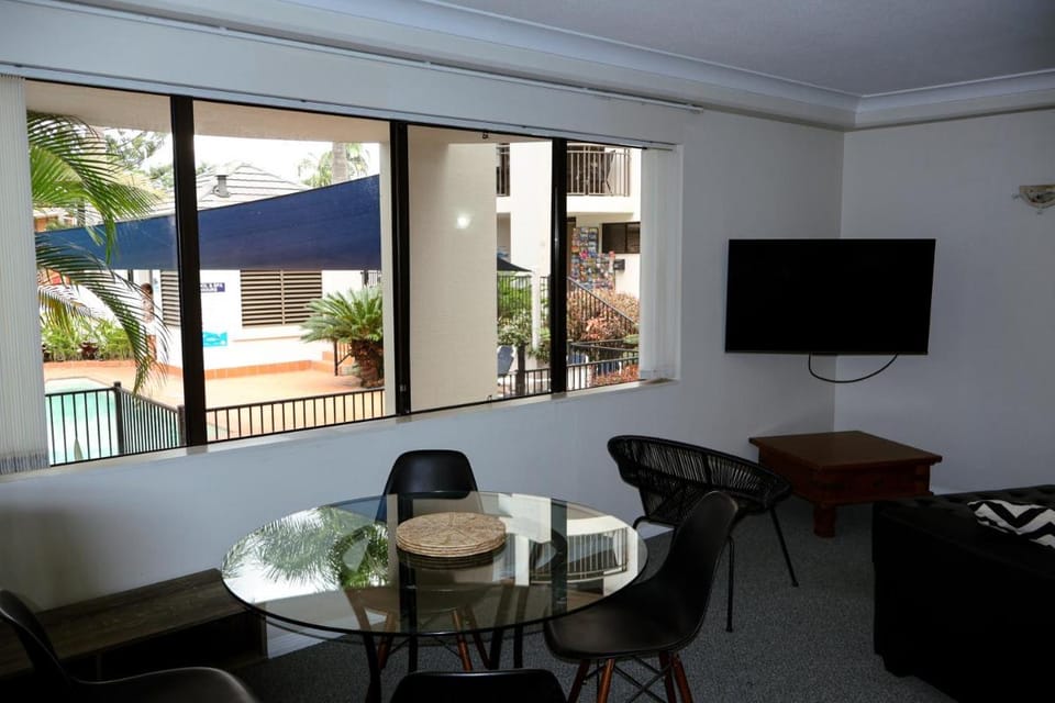 Burleigh on the Beach Apartment hotel in Burleigh Heads