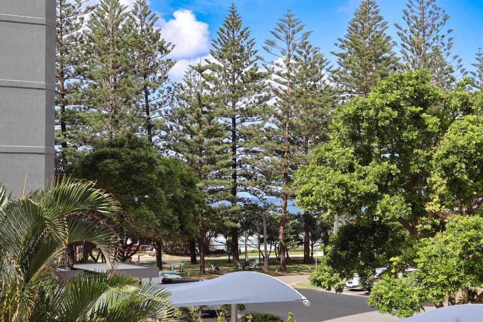 Burleigh on the Beach Apartment hotel in Burleigh Heads