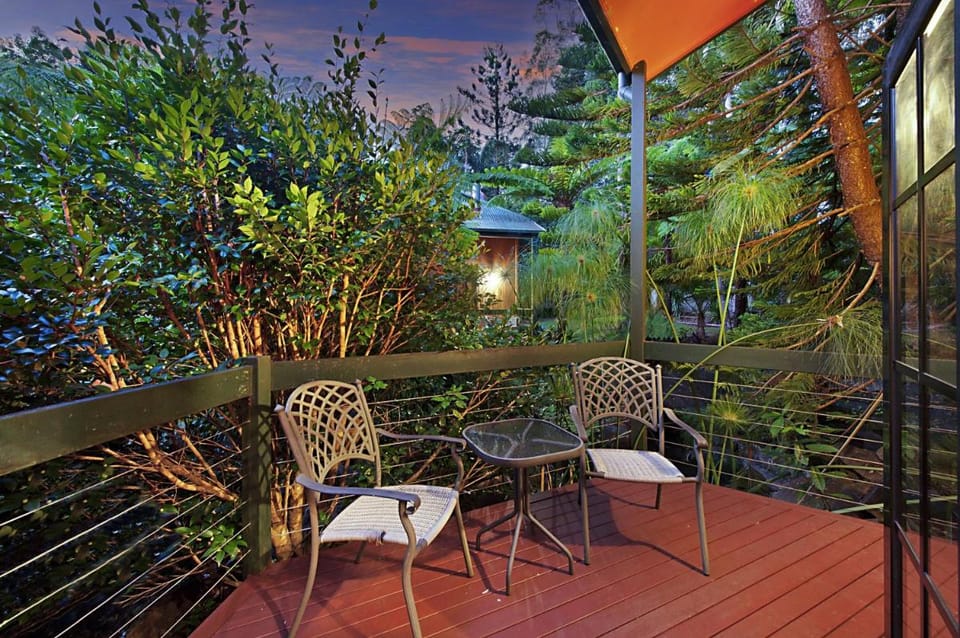 Escarpment Retreat & Day Spa for Couples Bed and Breakfast in Tamborine Mountain