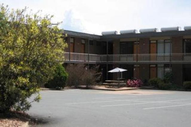 Red Cedars Motel Hotel in Canberra