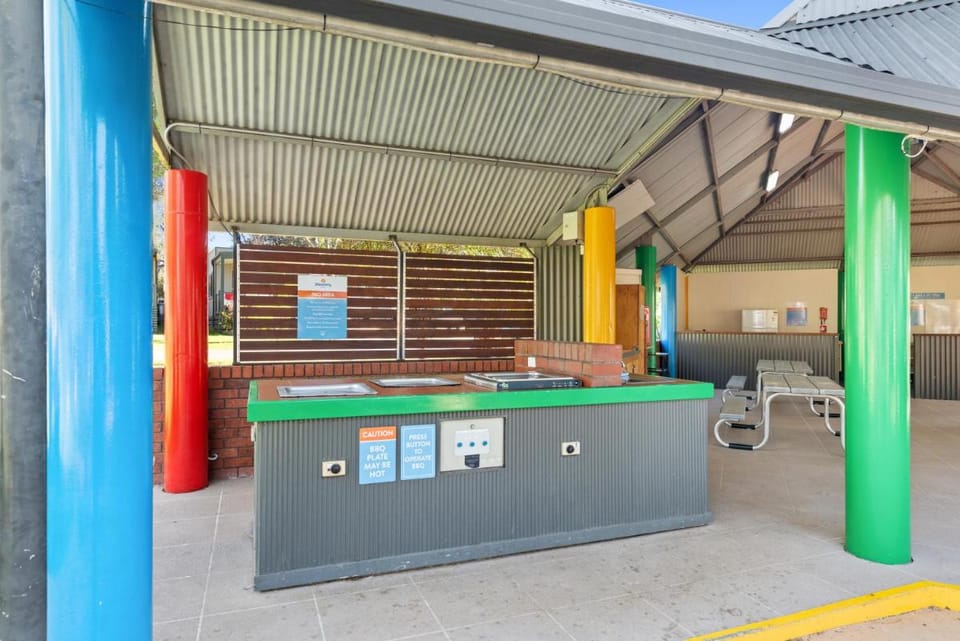 Discovery Parks - Lake Hume, Victoria Campground/ 
RV Resort in Victoria