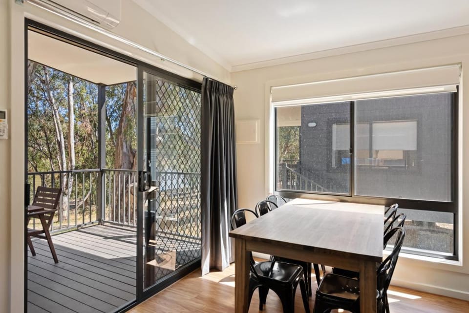 Discovery Parks - Maidens Inn Moama Campground/ 
RV Resort in Echuca