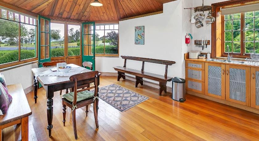 Blackwood Park Cottages Hotel in Mole Creek