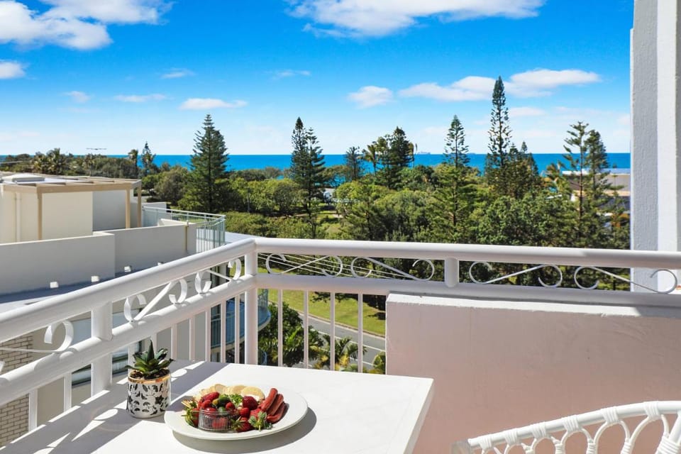Beachside Resort Kawana Waters Resort in Sunshine Coast