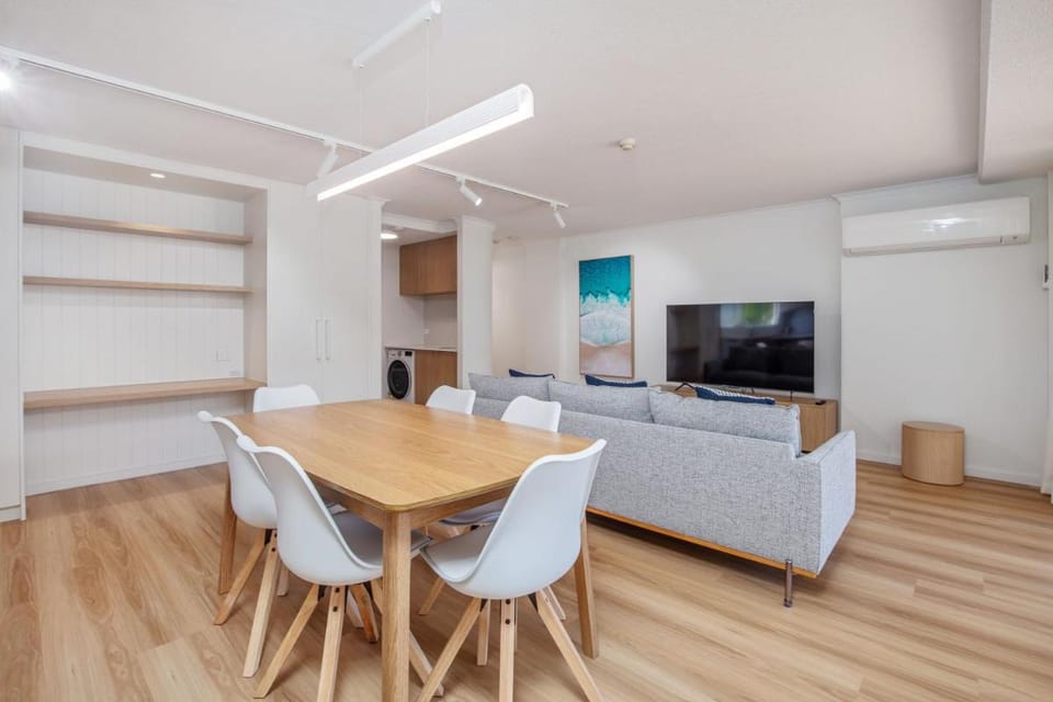 Crystal Beachfront Apartments Apartment hotel in Bilinga