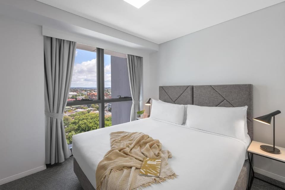 Meriton Suites Adelaide Street, Brisbane Hotel in Brisbane City