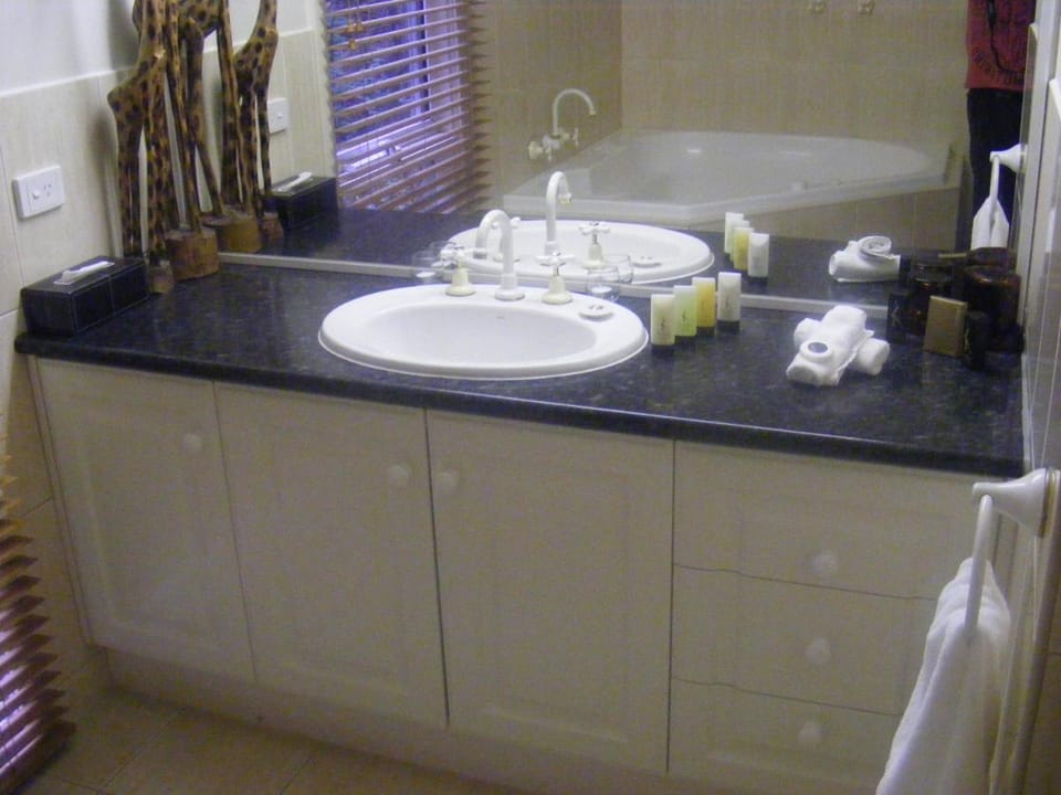 Weeroona Bed And Breakfast Bed and Breakfast in Melbourne