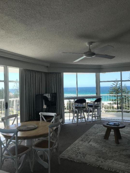Burleigh Surf Apartments Apartment hotel in Burleigh Heads