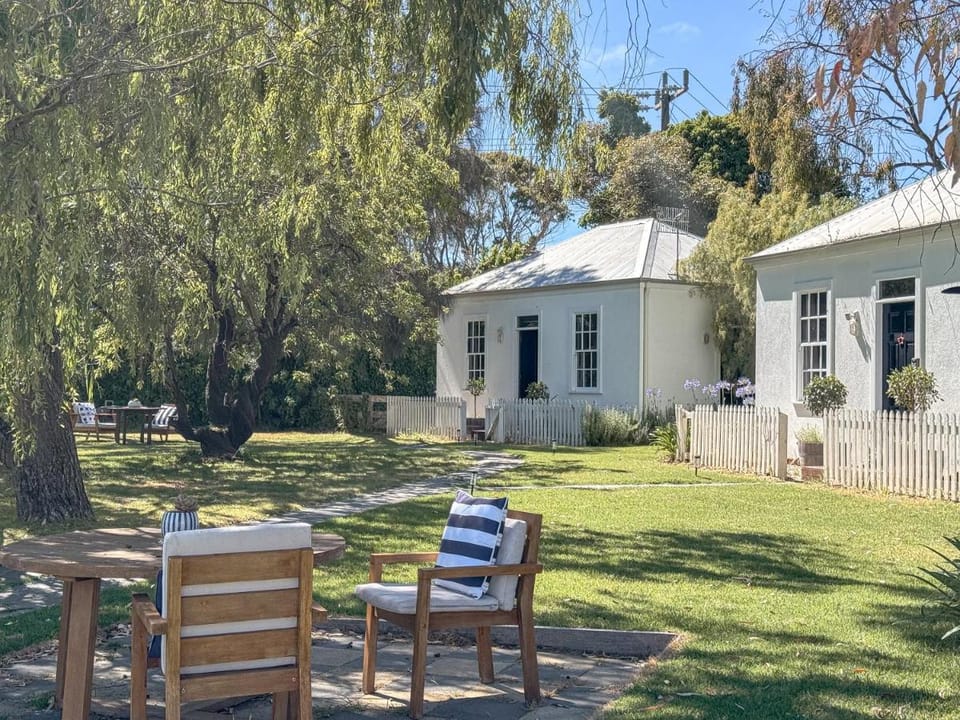 Clonmara Country House and Cottages Lodge in Port Fairy