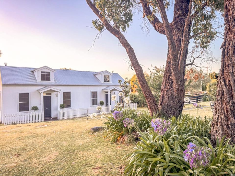 Clonmara Country House and Cottages Lodge in Port Fairy