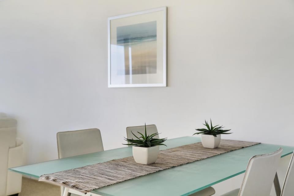 Aqualine Apartments On The Broadwater Apartment hotel in Main Beach