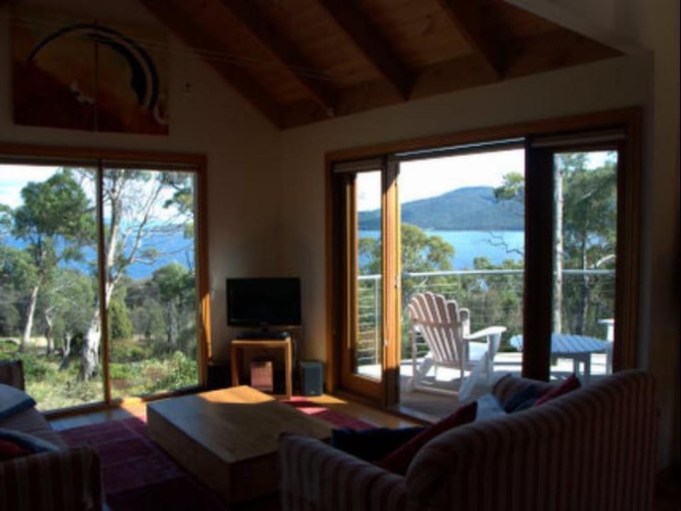 The Tree House Vacation rental in South Bruny