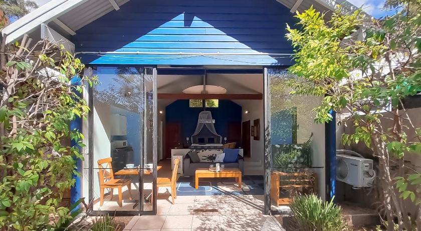 Mountain Edge Studios Hotel in Tamborine Mountain