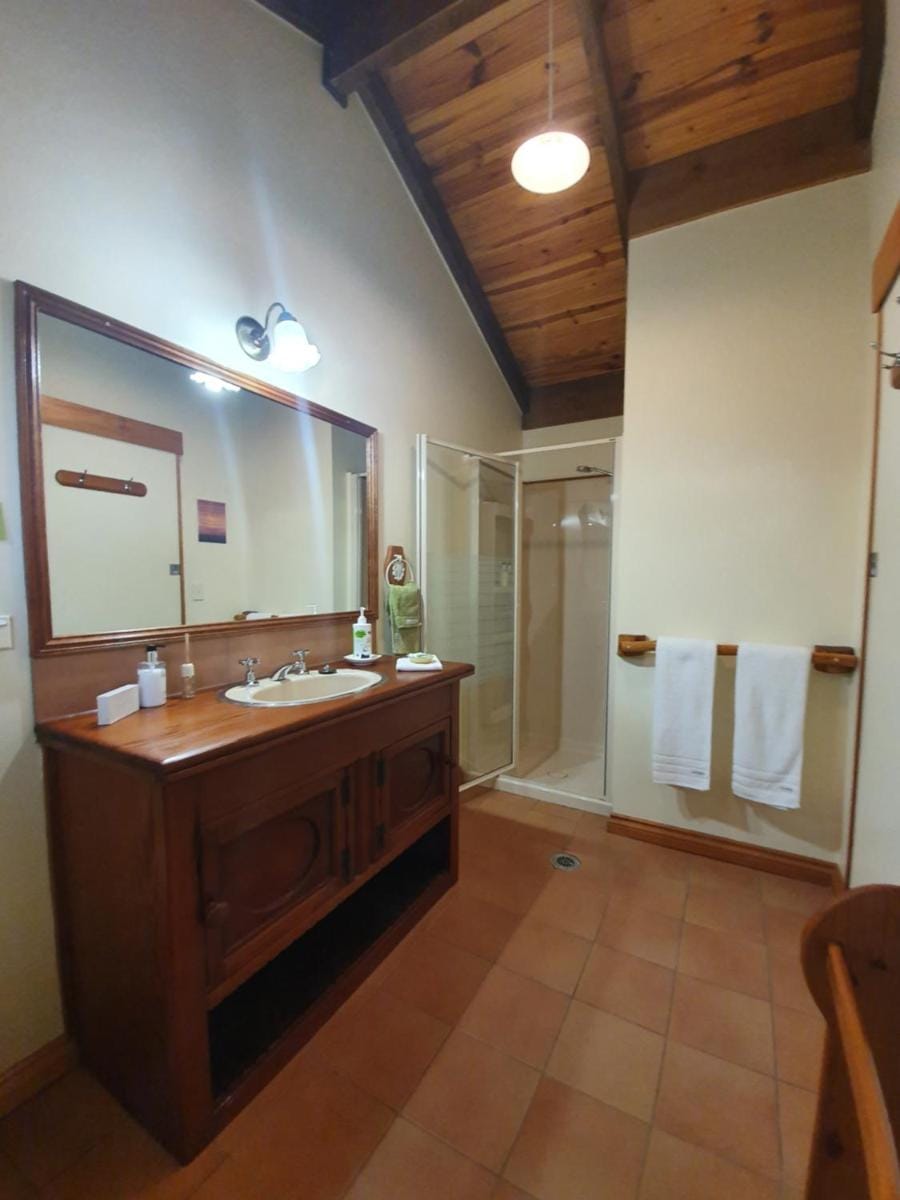 Tamborine Mountain Bed & Breakfast Bed and Breakfast in Tamborine Mountain