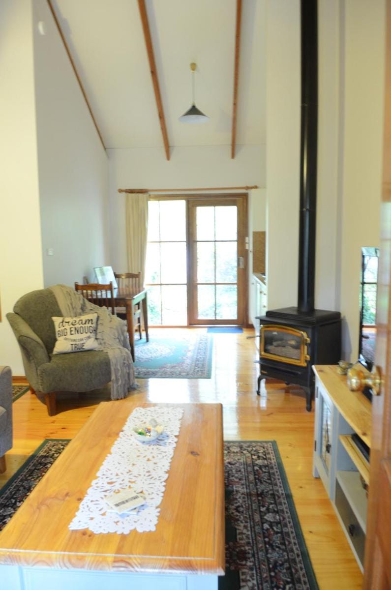 Glenview Retreat Luxury Accommodation Apartment in Melbourne