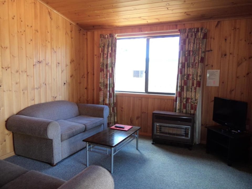 Bicheno East Coast Holiday Park Campground/ 
RV Resort in Bicheno