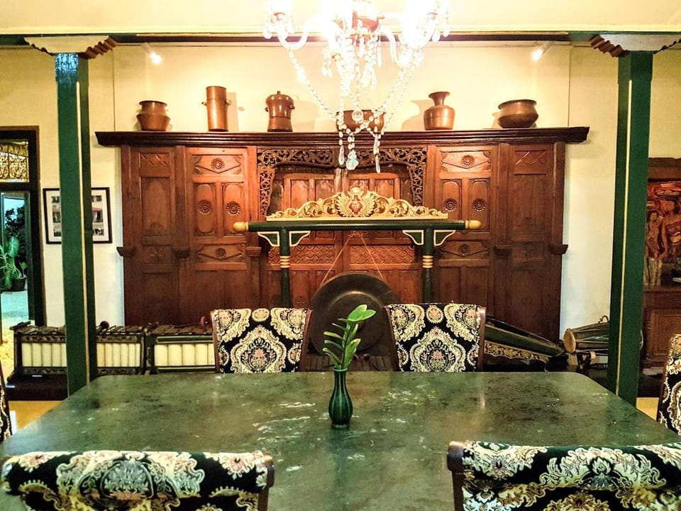 Ndalem Gamelan Guesthouse Vacation rental in Yogyakarta