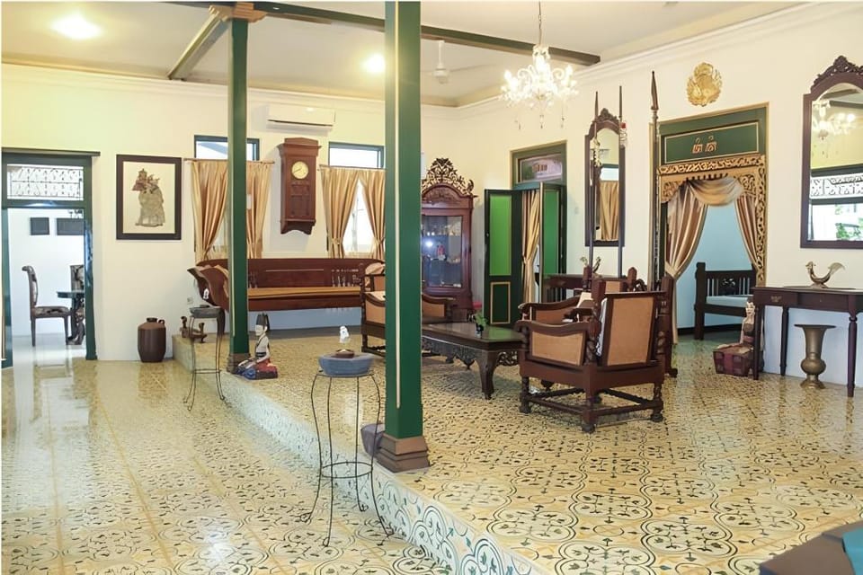 Ndalem Gamelan Guesthouse Vacation rental in Yogyakarta