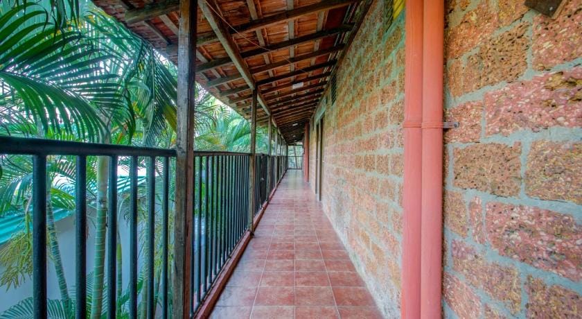 Sea Breeze Beach Hotel Resort in Candolim