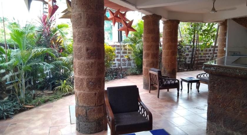 Sea Breeze Beach Hotel Resort in Candolim
