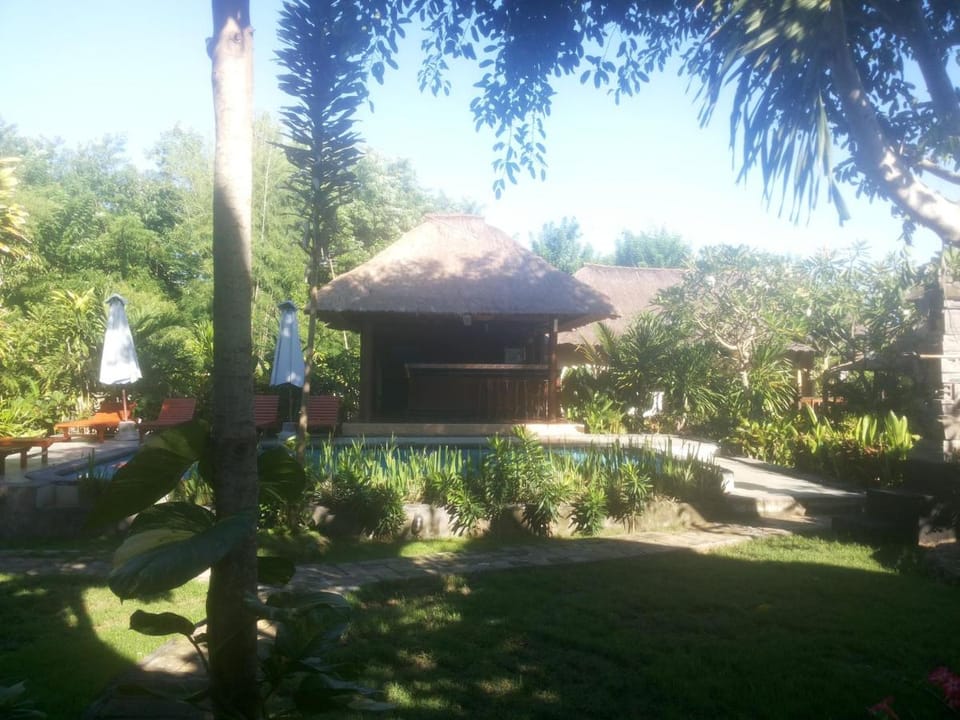 Lotus Garden Huts Campground/ 
RV Resort in Nusapenida