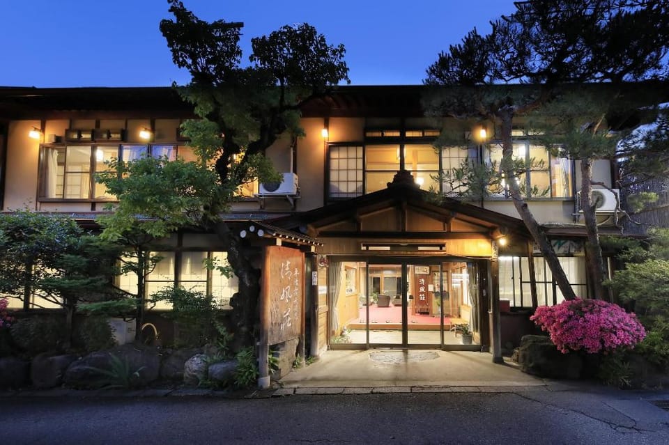 Yudanaka Seifuso Hotel Ryokan in Shimotakai District
