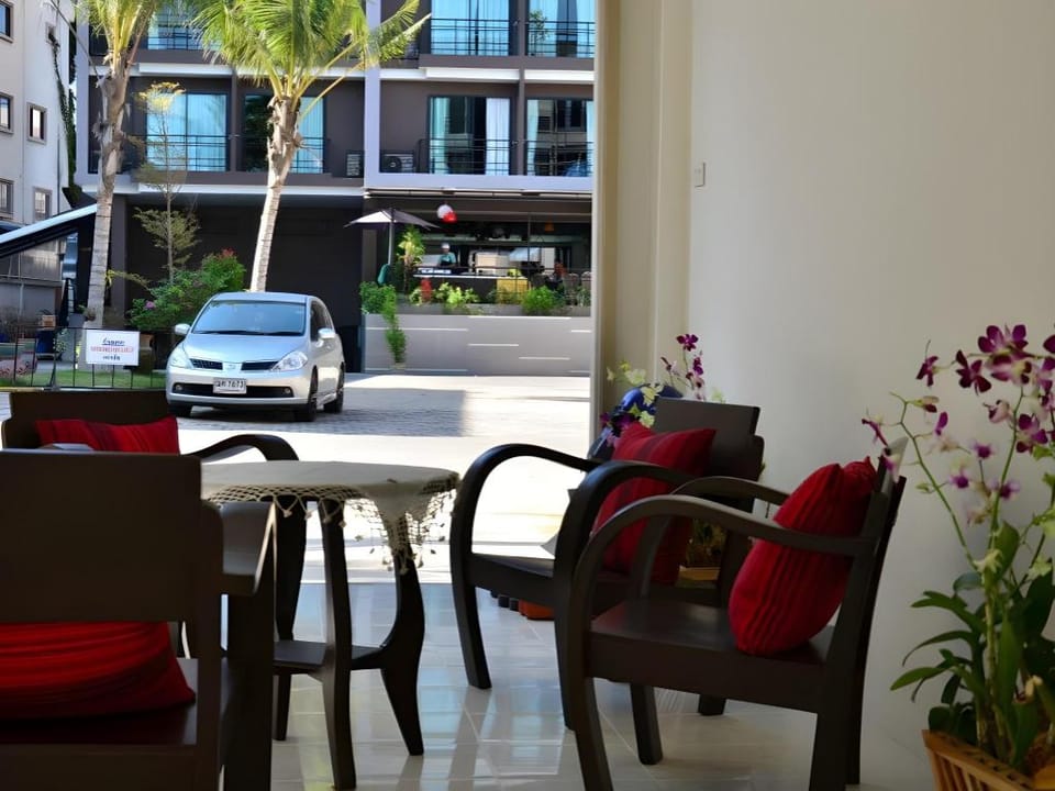 Admire House Hotel in Pattaya City