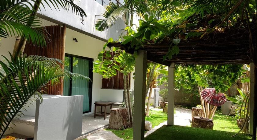 Sairee Sairee Guesthouse Bed and Breakfast in Ko Tao