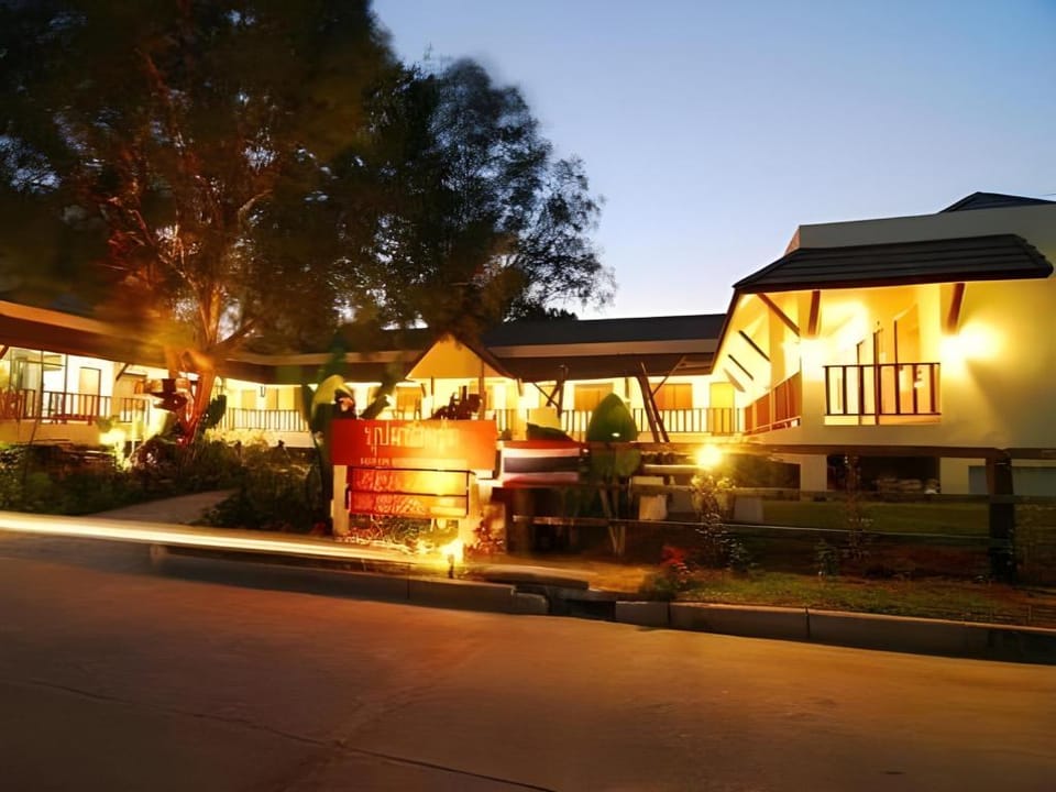 Buppha Resort Hotel in Khuekkhak