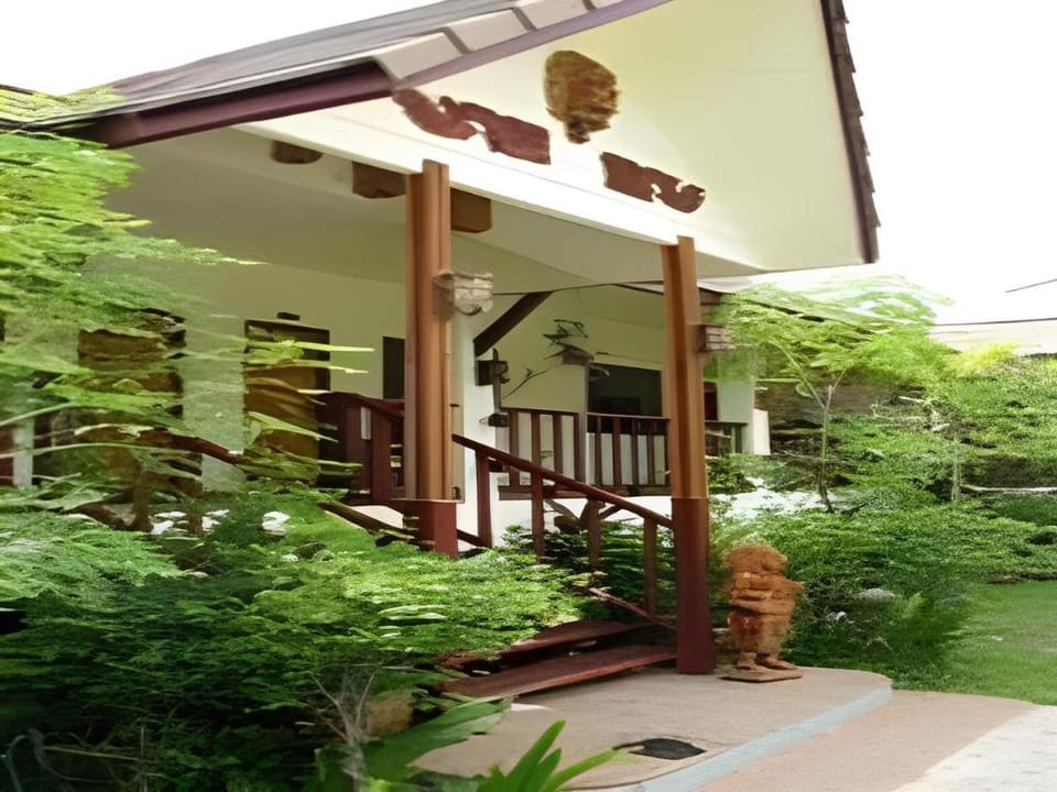 Buppha Resort Hotel in Khuekkhak