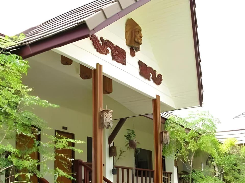 Buppha Resort Hotel in Khuekkhak
