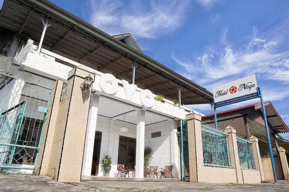 OYO 679 Hotel Niaga Hotel in Indonesia