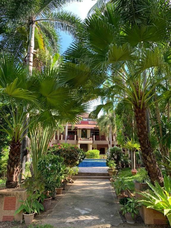 Rattana Guesthouse & Bungalow Hotel in Ko Samui