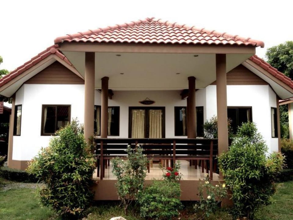 Baan Kinlom Chom Daw Khao Yai Hotel in Laos
