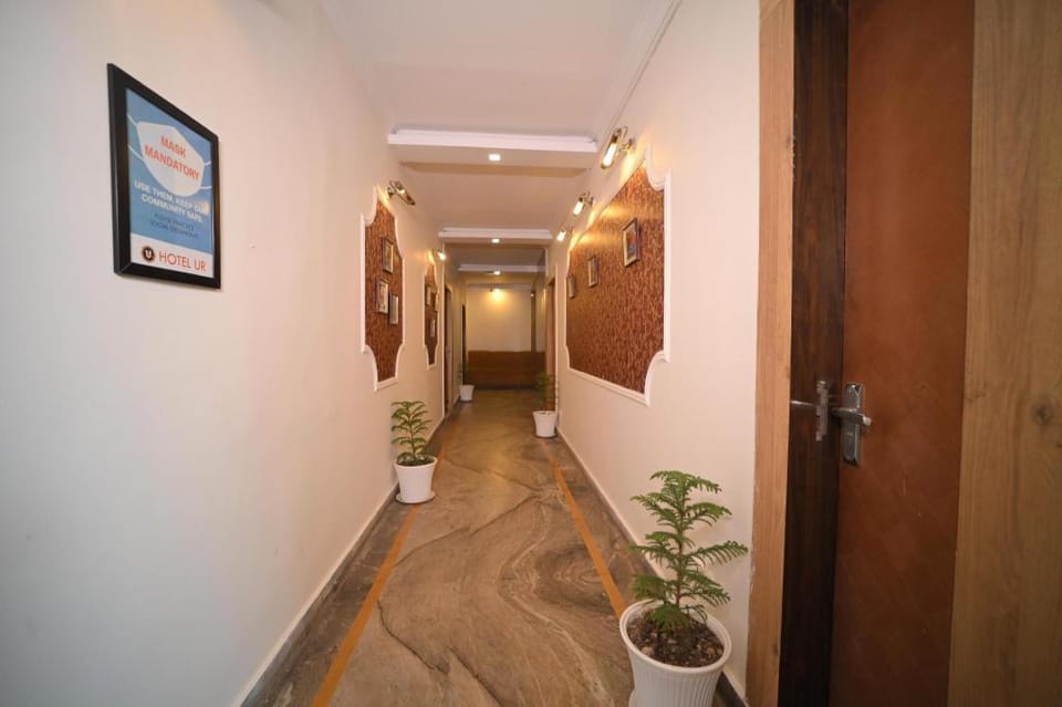 Hotel UR Hotel in Uttar Pradesh