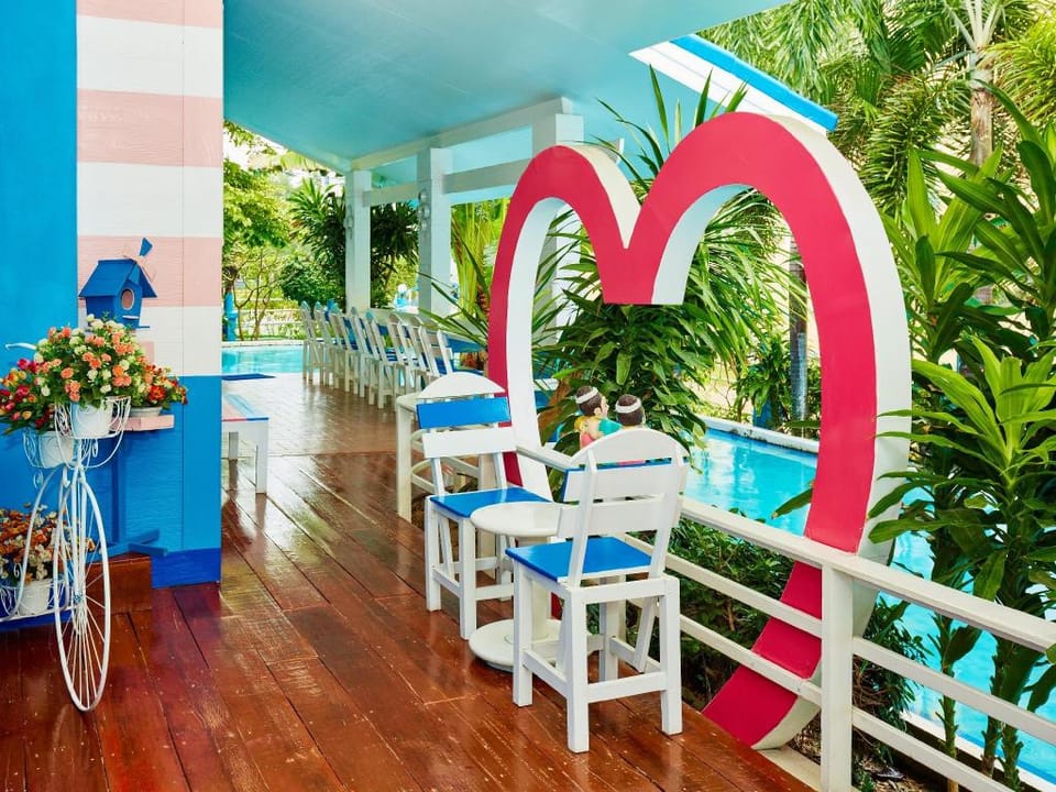 Blue House Beach Hotel in Pattaya City