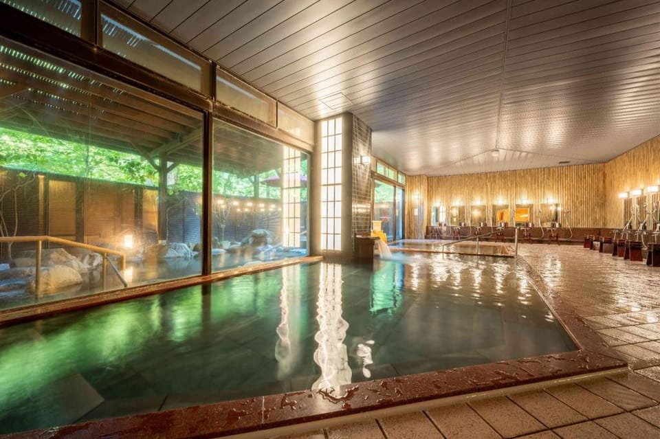 Yamanaka Onsen KAJIKASO Hotel in Ishikawa Prefecture