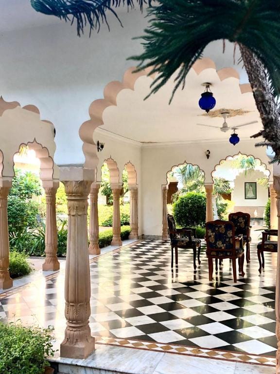 Hotel Surya Vilas Palace Hotel in Uttar Pradesh