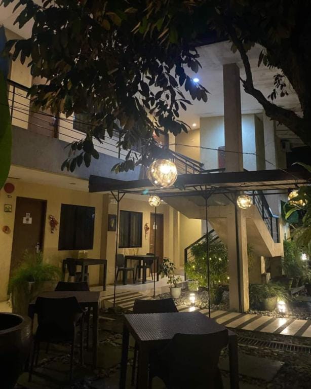 11th Street Bed and Breakfast Hotel in Bacolod