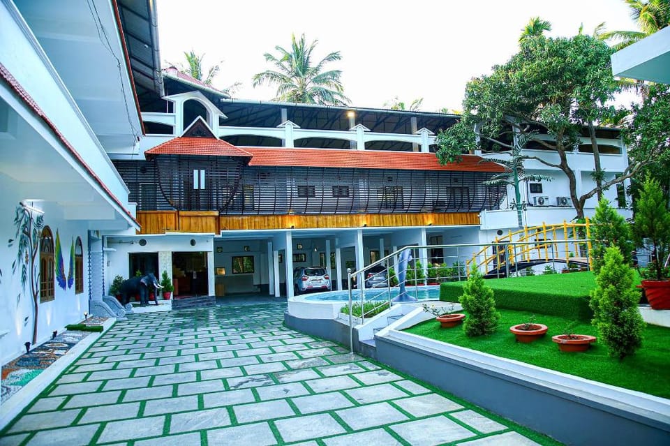 Lake Palace Family Resort Kumarakom Bed and Breakfast in Kumarakom