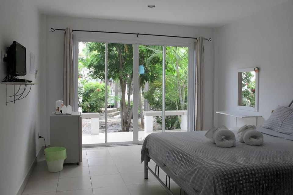 Charlie's Bungalows Resort in Chon Buri Changwat