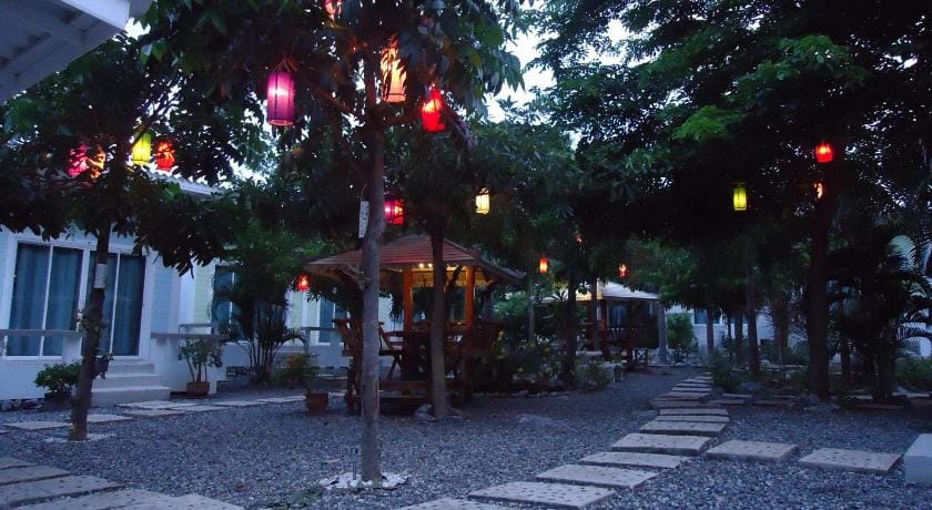 Charlie's Bungalows Resort in Chon Buri Changwat