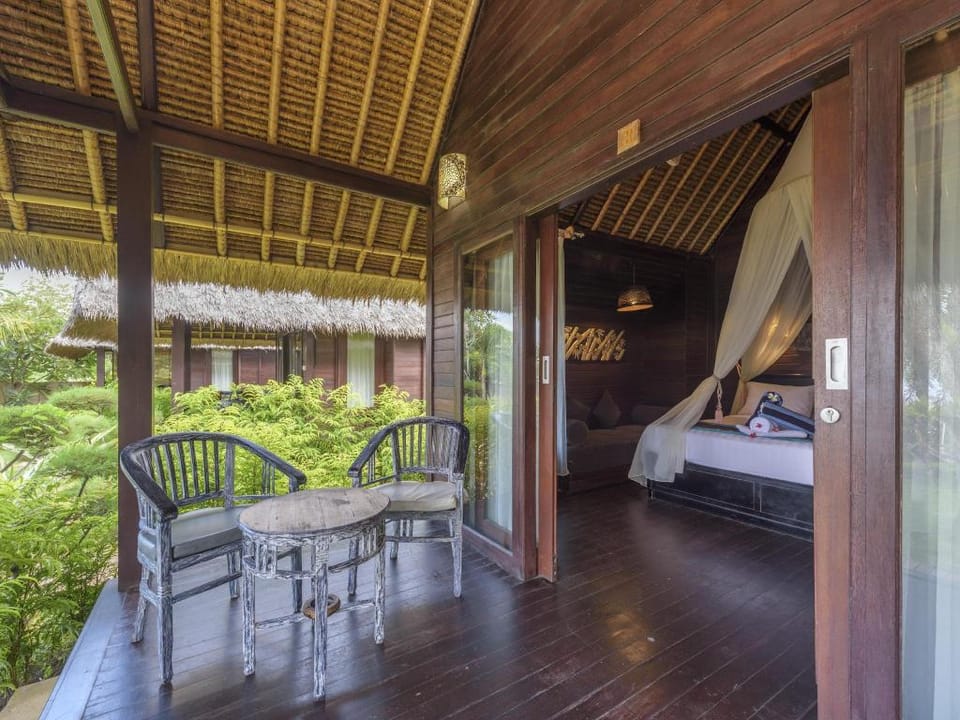 Bay Shore Huts Resort in Nusapenida
