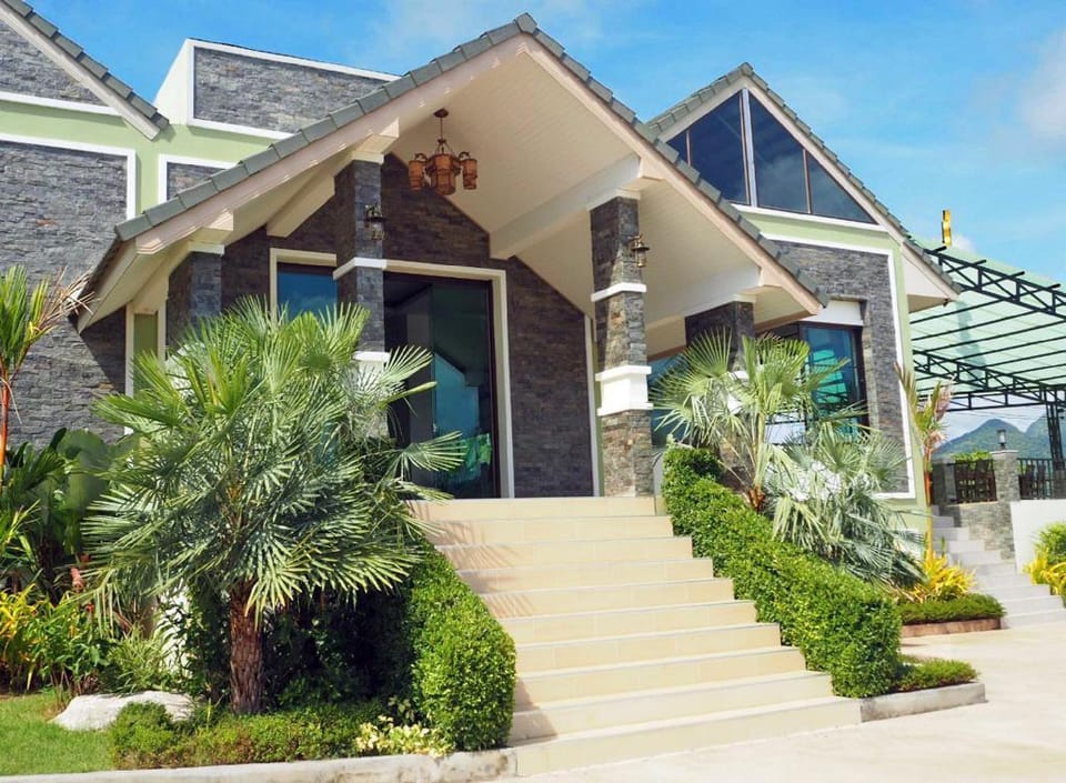 Saichol GrandView Hotel in Surat Thani Changwat