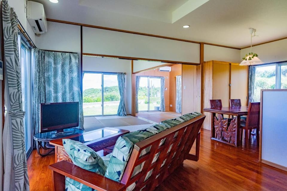 Seaside Villa Urumanchu Hotel in Okinawa Prefecture